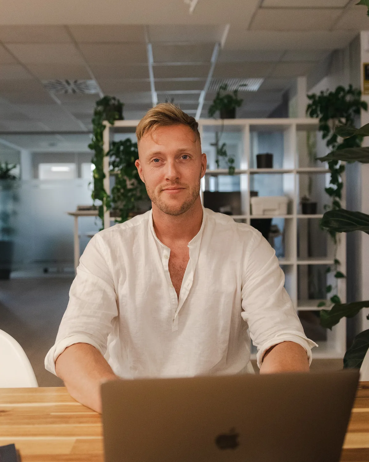 Bart Knijnenberg at his desk